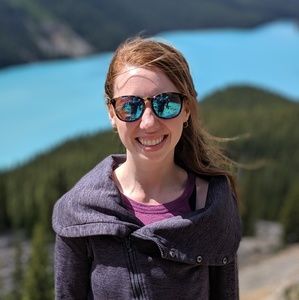 Meet your Posher, Caitlin